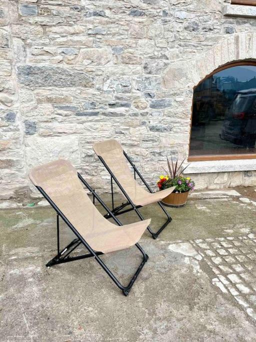Tom Rocky'S Farmyard Villa Templemore Exterior photo